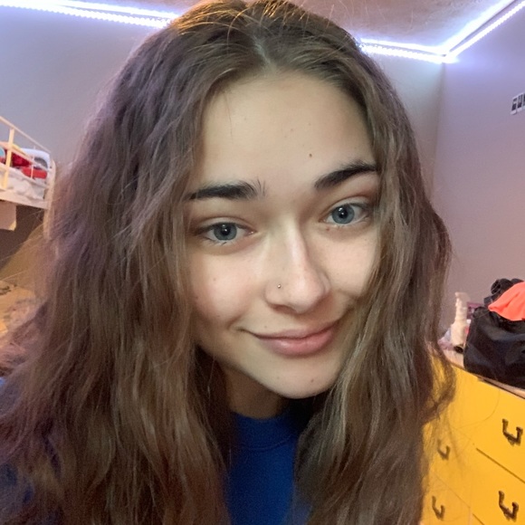 Meet your Posher, Rena - Picture 1 of 1